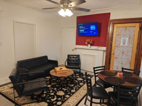 JSQ Apartment, 5 Mins from PATH Station Jersey City